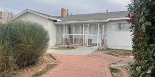 5216 Los Arboles Gallery 17