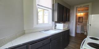 1 bed, 1 bath apartment for rent in Downtown Harrisonburg! Gallery 17
