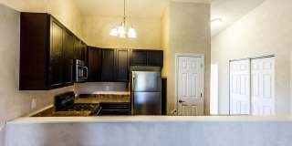 2 Bedroom, 2 Bathroom duplex with garage Gallery 39