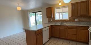 AVAILABLE NOW! 3 Bedroom, 2 Bath Huge Home Gallery 10