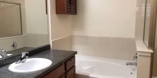 2BD/2BA condo w/ great kitchen, W/D, pool, garage & more! 2BD/2BA condo w/ great kitchen, W/D, pool, garage & more! Gallery 8