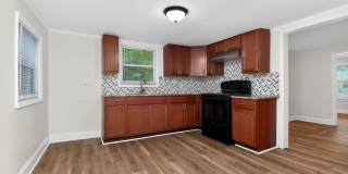 Summer Rent Special on this Cozy Two Bedroom Home! Gallery 3