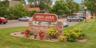 Royal Oaks Gallery 12