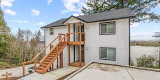 572 Columbia St #B - Cathlamet, WA Gallery 1