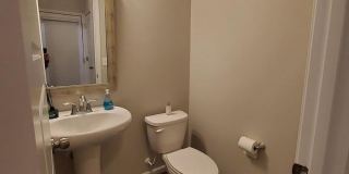 Room in 3 Bedroom Townhome at Metropolitan Dr Gallery 3