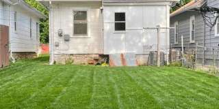 Charming Renovated 2 Bedroom Bungalow Gallery 31