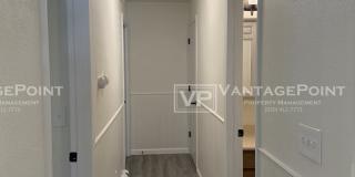 415 6th Street Gallery 11