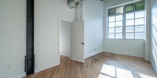 438 Penn Ave Gallery 16