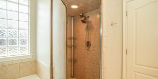 Beautiful, Spacious 4 bedroom Home for Rent! Gallery 15