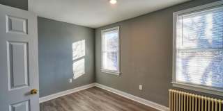 400 DOUGLAS Street NE Gallery 11