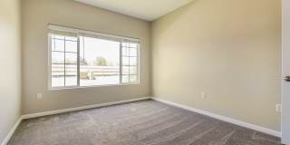 SW Littleton 3BR / 2BA Ground-Level Condo with Park Views! Gallery 11