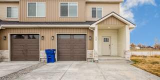 New St. Anthony Townhome with Unfinished Basement  Private Patio Gallery 1