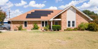 Beautiful 4bed/2 bath Gallery 1