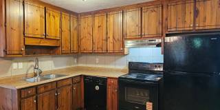 GREAT HOME / 3 BEDROOMS AND BONUS ROOM / GREAT LOCATION /  PRIVATE FENCED YARD Gallery 13