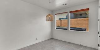 4 Bed, 3 car garage, private pool for rent! Gallery 22