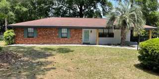 Cozy 3BR Ranch Home with Fenced Backyard in Springfield Gallery 1
