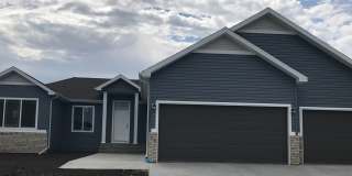 5 Bed 3 Bath Twin Home Gallery 1