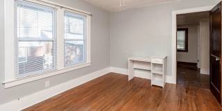 3 bedroom, 1 bathroom East Campus House Gallery 10
