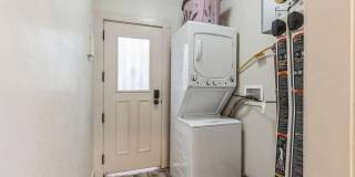 2147 Guizot Gallery 19