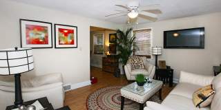 Crestwood Apartments Gallery 9