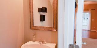 Fantastic 3BR townhome in Nippers Corner w/ attached garage! Gallery 11