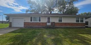 Spacious 3 bedroom 1.5 bathroom Gallery 1