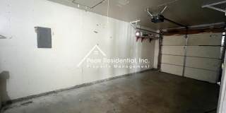 Spacious 2bd/1ba Duplex with Garage near American River College Gallery 15