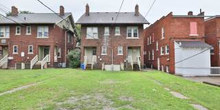 Central Campus - LARGE 4 Bedroom House with off-street parking Gallery 28