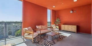 Onyx on Park Gallery 76