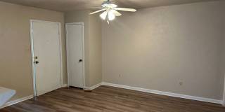 Bryan - 1 bedroom / 1 bath - duplex - fenced in area behind unit. Near 29th street. Gallery 8