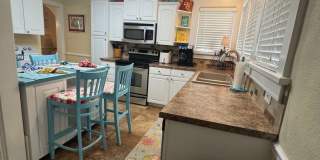 Knoxville 37917 - Available Now! 2 bedroom, 1 bath home - Contact Lisa Vineyard 865-216-9334 Gallery 18