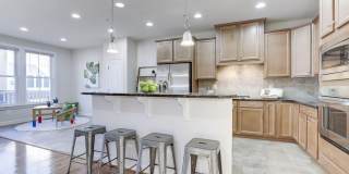 122 PARKVIEW Avenue Gallery 1