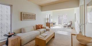 517 W Main Street Gallery 22