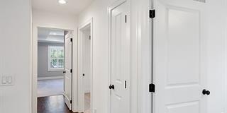 811 Smith Avenue Gallery 25