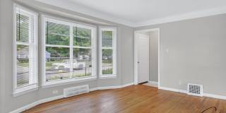 $1600 3 bedroom Redford bungalow Gallery 5