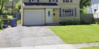 Spacious 3 Bedroom 1.5 Bath Single Family Home Available Now Gallery 1