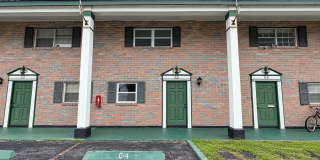 Spacious 2 Bedroom, 2.5 Bath Townhome with Community Pool – Melbourne Gallery 1