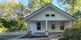 Cozy Lenoir 2/1 Bungalow with Fenced Yard on Cul-de-Sac Gallery 1