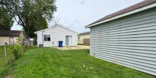 8468 Beatrice Gallery 30