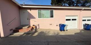 Renovated 3BR Duplex Home – Garage, Laundry, Parking Gallery 1