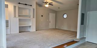 Beautiful renovated 3 bed, 1.5 bath unfurnished home located in Hampstead Gallery 6