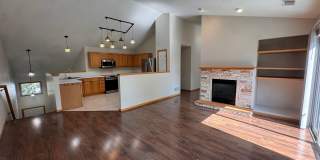 Luxurious 3 Bedroom, 2 Bathroom GORGEOUS townhome! Gallery 7