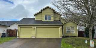 Large 4 Bedroom 2.5 bath 2 Story Home Gallery 1