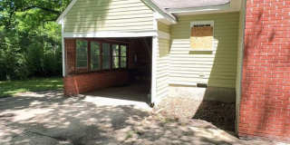 Beautifully Updated 4 bedroom 2 bath Gallery 4