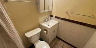 Updated 2 Bed / 1 Bath Condo in Lakeside Gallery 17