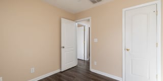 charming 3-bedroom, 2.5-bathroom townhome Gallery 20