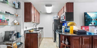 224-30 W RITTENHOUSE SQUARE Gallery 18