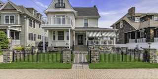 210 8th Avenue Gallery 1