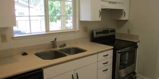Cute Home Boasting Hardwood, close to Enloe and downtown Chico! Gallery 4
