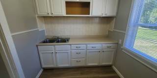 2 Bedroom Home with Detached Garage! 2 Bedroom Home with Detached Garage! Gallery 5